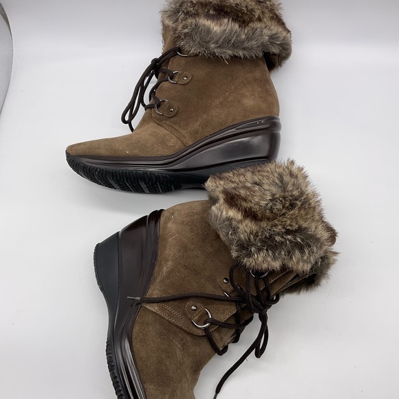 Aquatalia Marvin K 8 Wedge Heel Suede Ankle Boots Faux Fur Lined Italy Lace Up - Picture 4 of 10